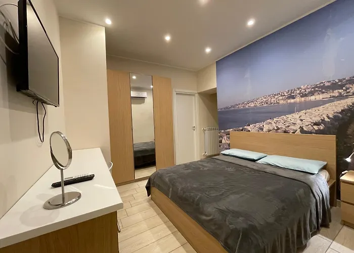 Perlablu In Centro 住宿加早餐酒店 那不勒斯